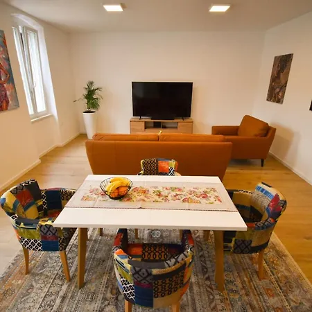 Anna Apartment