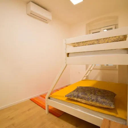 Anna Apartment *